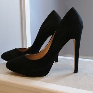Black Aldo Pumps